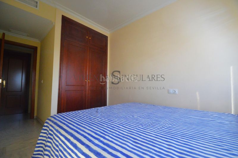Foto a45bf3ec-a4b9-4f0f-bc42-b7d8b115cad2. Rent flat with heating parking in San Carlos - San José Sevilla