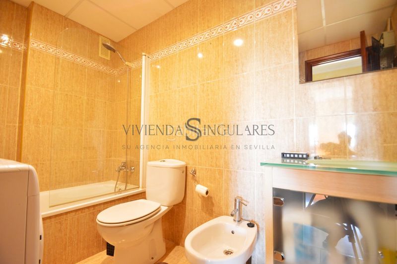 Foto bf41ed5a-a376-441d-9803-9010d517ae37. Rent flat with heating parking in San Carlos - San José Sevilla