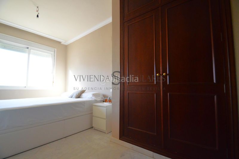 Foto d80acf76-4a35-412a-8bbb-fec6b2145a18. Rent flat with heating parking in San Carlos - San José Sevilla