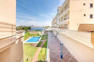 Estudi a Parque Alcosa. Estudio acogedor en sevilla este con plaza de garaje, trastero y