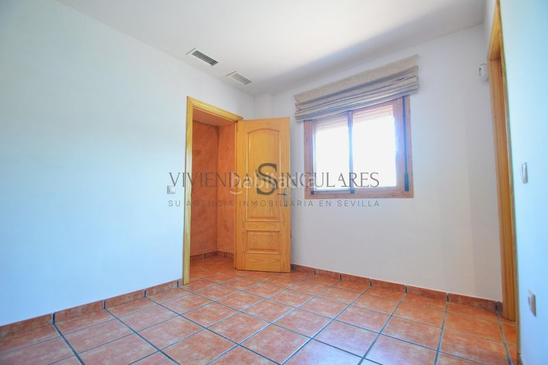 Foto 0e2dd58d-fb17-4933-b40b-f82398fc001d. Xalet amb aparcament piscina a Carmona