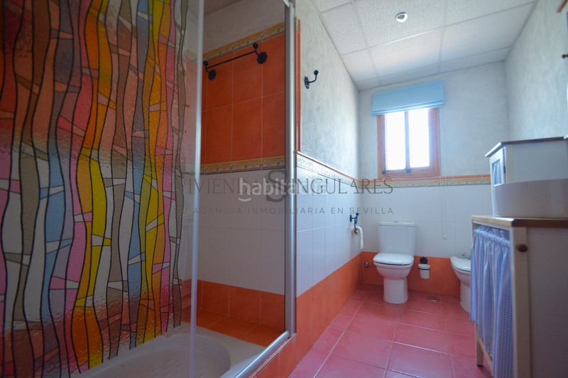 Foto 0f45a75f-f38d-454c-b30a-106751ec5e99. Xalet amb aparcament piscina a Carmona