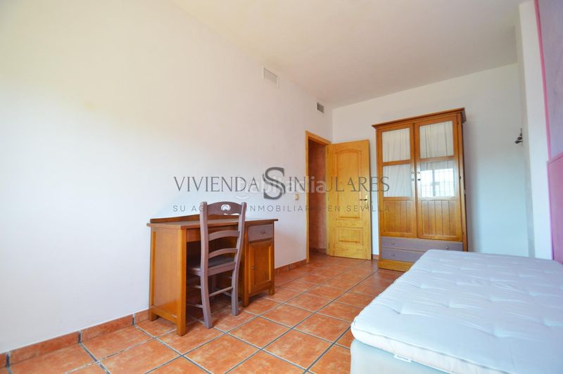 Foto 93823d10-7e4f-4b2e-b4fa-9c36e9594a2d. Xalet amb aparcament piscina a Carmona