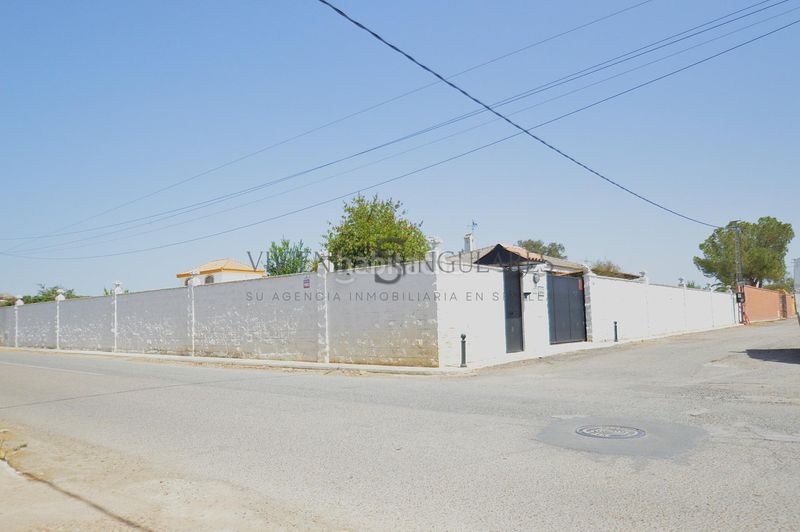 Foto a85072e8-a77f-49c6-abf0-5c7991e26250. Xalet amb aparcament piscina a Carmona