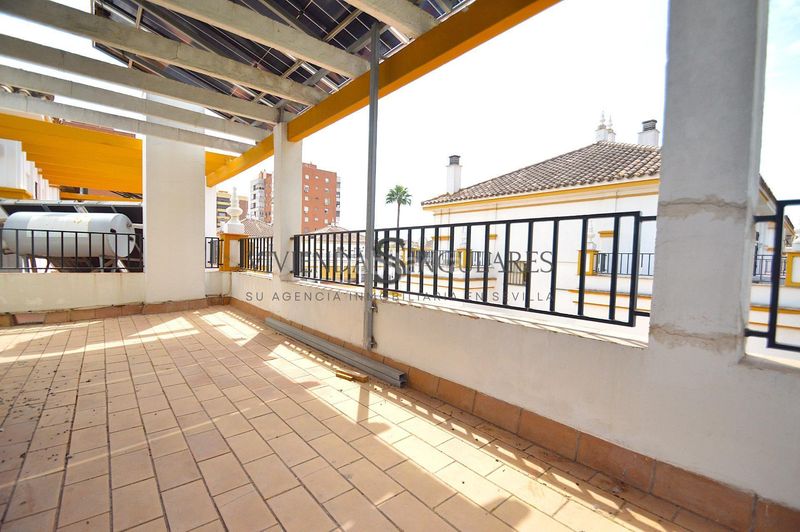 Foto 4b02e434-8636-470d-80b6-a4cd5684515a. Casa aparellada amb aparcament piscina a Santa Clara Sevilla
