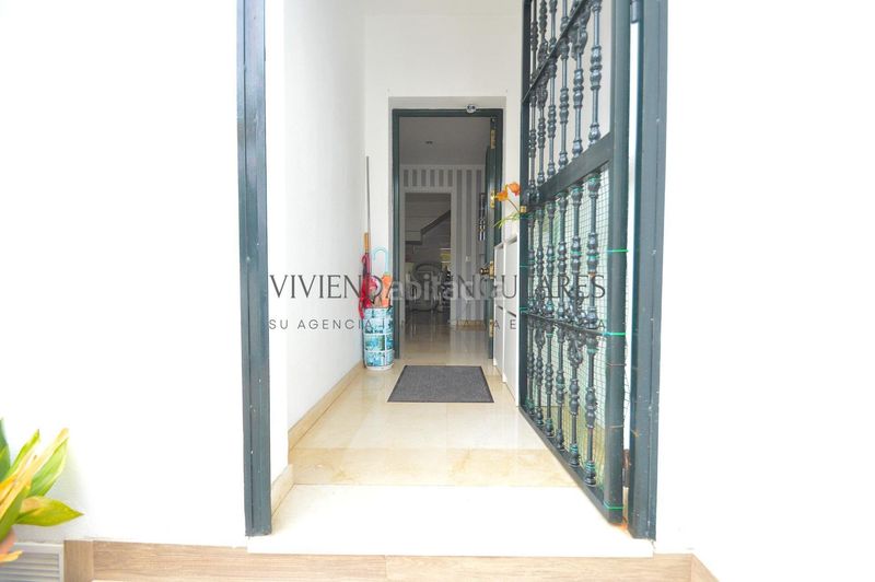 Foto 654176f7-88f9-4970-9e39-4ae7b8b1f824. Casa aparellada amb aparcament piscina a Santa Clara Sevilla