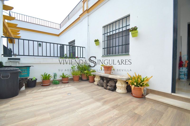 Foto 881378e3-8e25-483c-a677-8fca22d5cf8e. Casa aparellada amb aparcament piscina a Santa Clara Sevilla