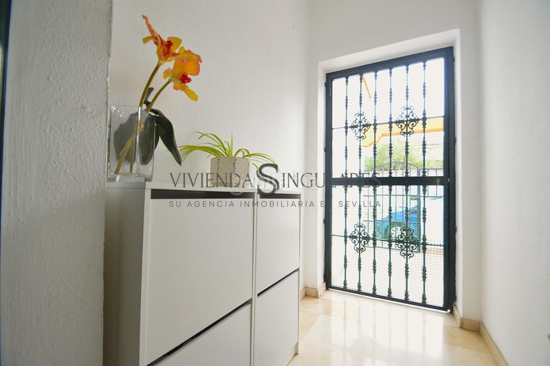 Foto c1229a70-0e5c-4793-b7e2-67ec6eda5bf7. Casa aparellada amb aparcament piscina a Santa Clara Sevilla