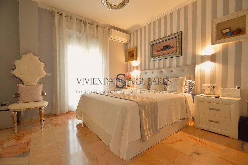 Foto c20f4b6a-5ecd-44d3-908b-b6e1d6d09fb3. Casa aparellada amb aparcament piscina a Santa Clara Sevilla