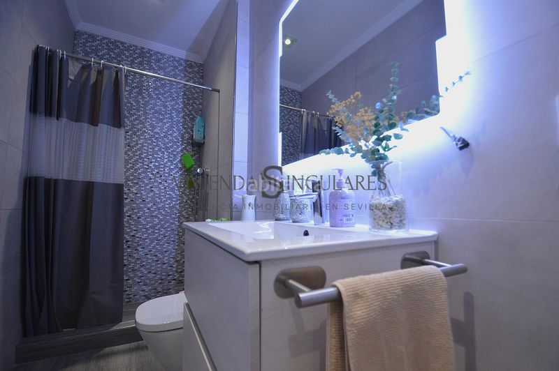 Foto cf4d42f9-067c-44a7-9aa5-11e1f36cd850. Casa aparellada amb aparcament piscina a Santa Clara Sevilla