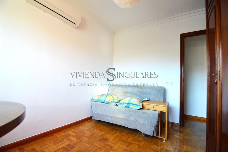 Foto 35c8a630-22f8-4f14-814b-2652b5bb63ca. Rent flat in Cruz Roja Sevilla