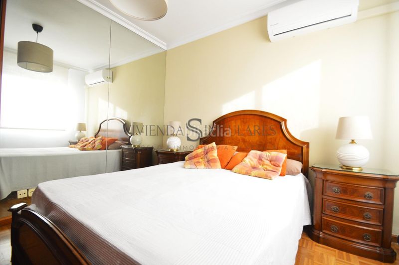 Foto b602986c-99bd-4db8-a60d-aee2bf2e1290. Rent flat in Cruz Roja Sevilla