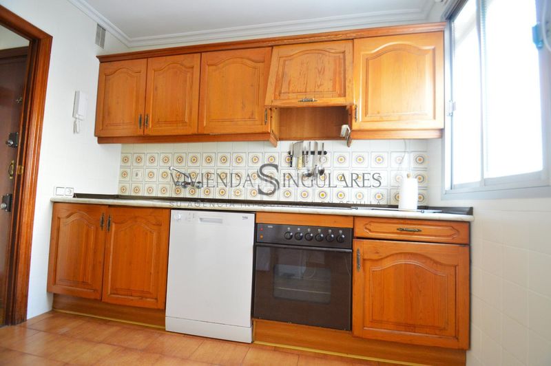Foto fbae4f01-40e3-46d5-91de-e50c1ae318fb. Rent flat in Cruz Roja Sevilla