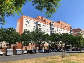 Appartement à Colores -  Entreparques. Piso en venta en emilio lemos, sevilla  ideal para familias