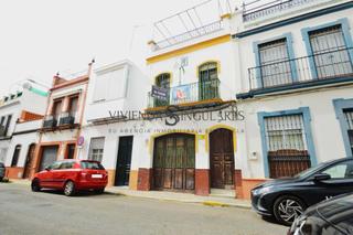 Casa a Triana Este. Vivir en triana? la suerte de unos pocos privilegiados, ahora es