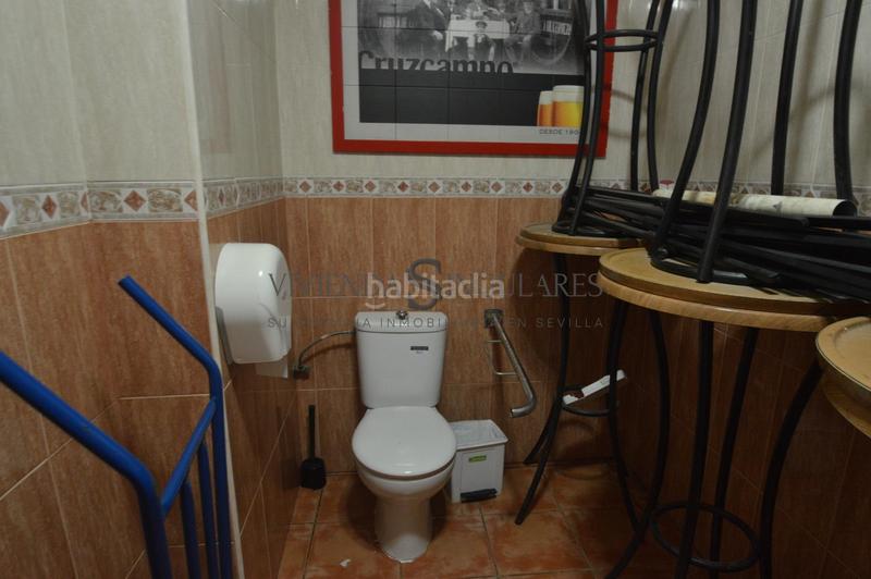 Foto c1e9f028-0588-49f4-8474-47790fd7758f. Lloguer local comercial a Villegas Sevilla