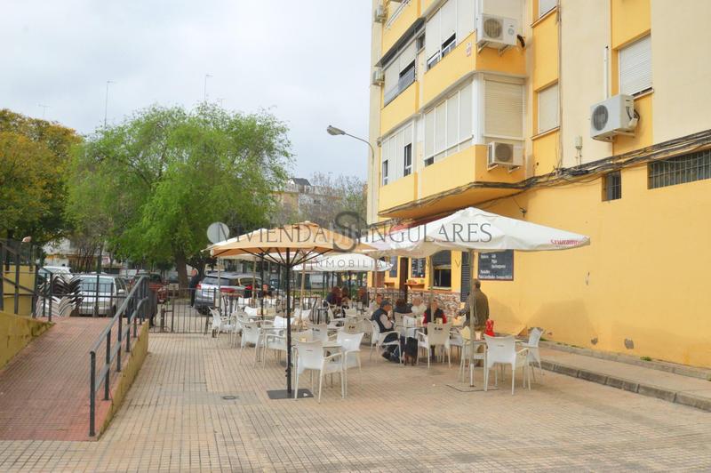 Foto c3bc9200-f359-4c67-b80c-63be4c517627. Lloguer local comercial a Villegas Sevilla