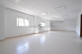 Lloguer Oficina a Barrio del Nervión. Oficina situada en plena gran plaza!