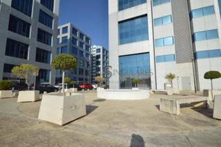 Lloguer Local Comercial a San Jerónimo - La Bachillera. Magnífico local para empezar su nuevo proyecto