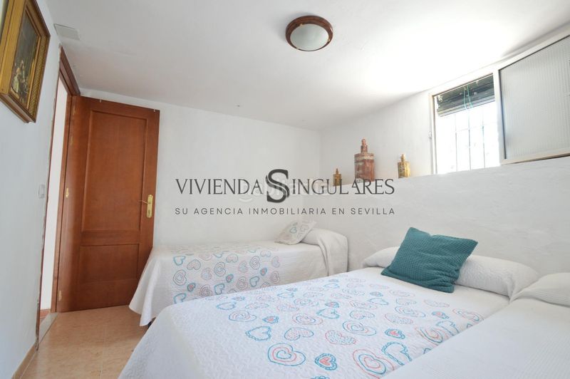 Foto e8f949f3-eb57-463b-bd29-693e01960066. Casa adossada amb calefacció a Cazalla de la Sierra
