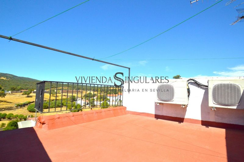 Foto 8a537ad4-ad14-46d8-afc0-017623797344. Casa a Arroyomolinos de León