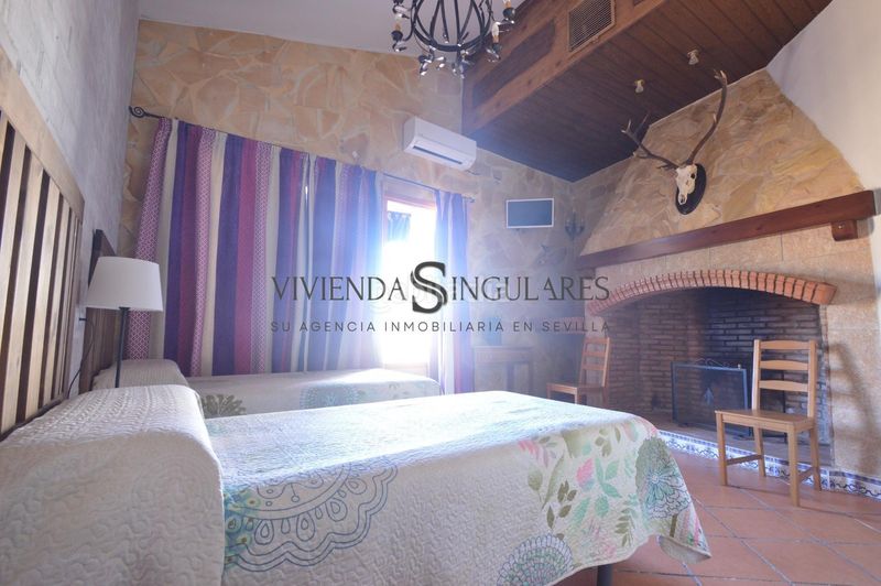 Foto fefe2494-86af-48e7-9374-b7c6afef2df6. Casa a Arroyomolinos de León