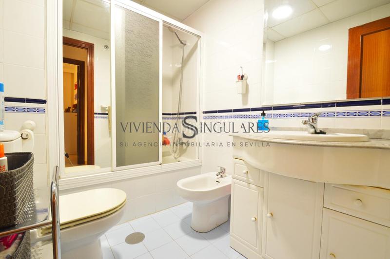 Foto 565dfcc6-ee5c-44f9-a94d-ab07a7bd79c3. Affitto appartamento con riscaldamento parcheggio piscina in Sevilla