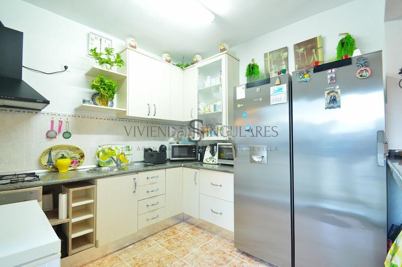 Foto 0e3fcdd1-1337-4d45-8f16-2294107f84e7. Xalet amb aparcament piscina a Carmona