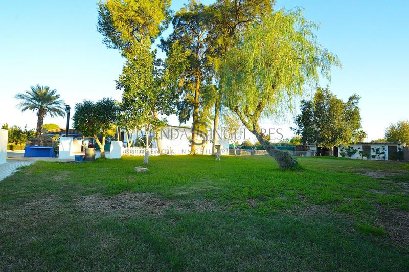 Foto 2f0d06ef-7ccd-4890-99e1-1ba00582e235. Xalet amb aparcament piscina a Carmona