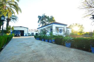 Chalet in Carmona. De un salto de calidad a su vida diaria