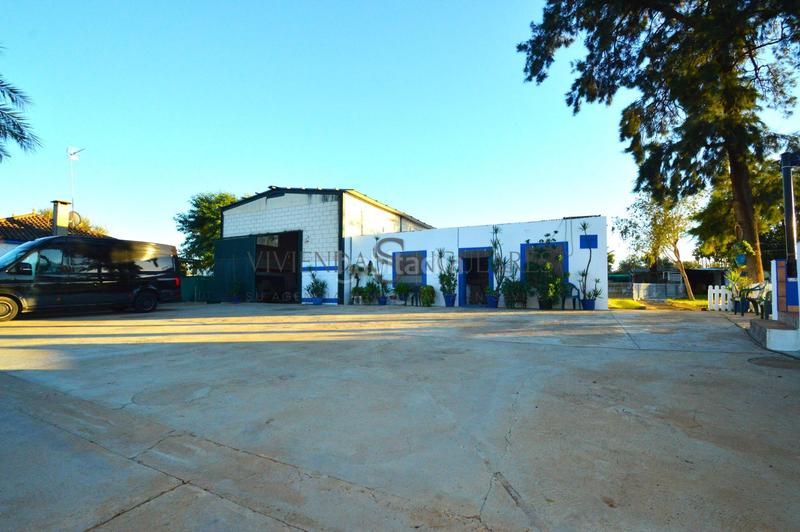 Foto 93aa3240-22a1-4e94-a21a-1cea67ef182d. Xalet amb aparcament piscina a Carmona