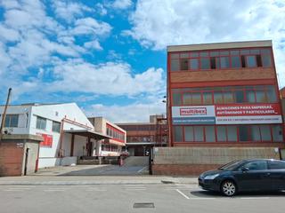 Lloguer Nau industrial a Avinguda de la mare de déu de montserrat 4. ¿necesitas espacios de almacenaje? tenemos la solución perfecta