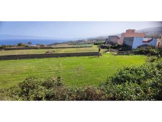 Fondo rustico in Camino cueva del rey 12. Casa con finca de uso residencial  8634m2