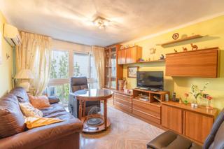 Pis a Avenida pablo picasso. Piso de 3 habitaciones con ascensor en el zaidín  ubicación exce