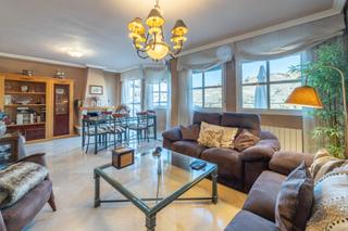 Maison jumelée  Calle calle zoraya, 6. Magnífica vivienda ubicada en la exclusiva urbanización del serr