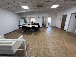 Rent Office space  Calle loja. Oficina en alquiler en poligono juncaril