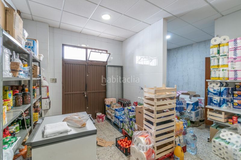 Foto cf4bb407-917f-4ea5-8df8-67a1bf3e7ced. Edificio en Peza (La)