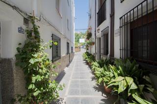Casa a Güéjar Sierra. Ideal inversión! casa dividida en 4 apartamentos en activo
