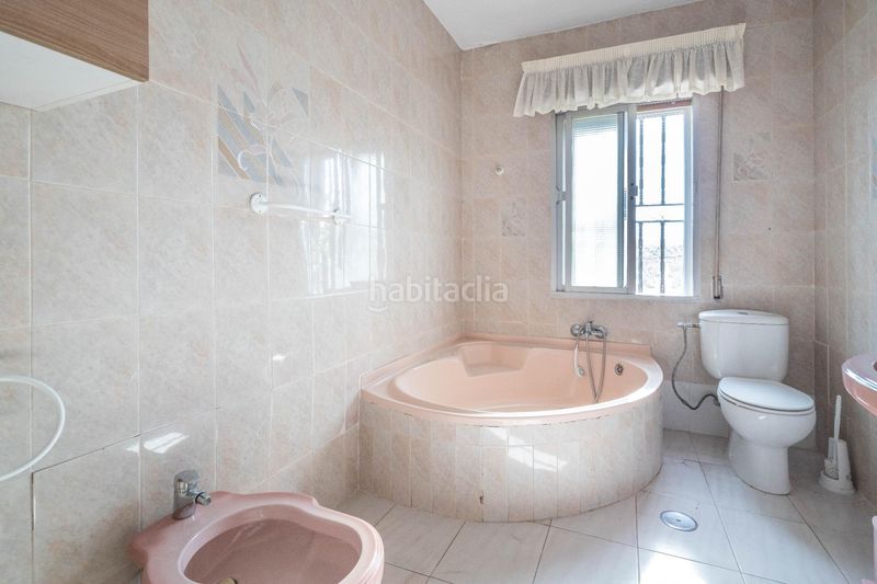 Foto 1d841f26-dc16-4183-9f40-54906e1be251. Xalet amb aparcament a Alfacar