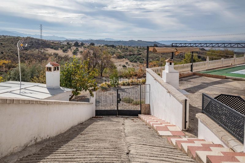 Foto 6b019f3a-b93a-4690-934d-7d8765c3bcae. Xalet amb aparcament a Alfacar