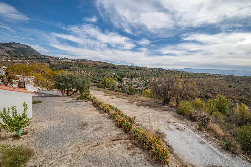 Foto dd2fdfcf-8a5b-4877-8568-c094757b5854. Xalet amb aparcament a Alfacar