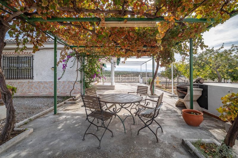 Foto e51257ff-fe4b-4dc2-a023-a6377babb599. Xalet amb aparcament a Alfacar