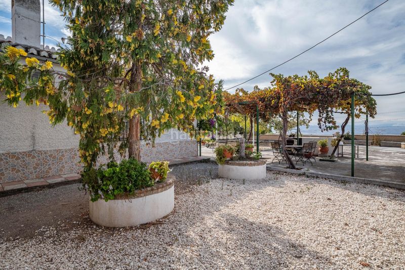 Foto f08879a3-2fbb-4f06-94a3-e59231969a15. Xalet amb aparcament a Alfacar