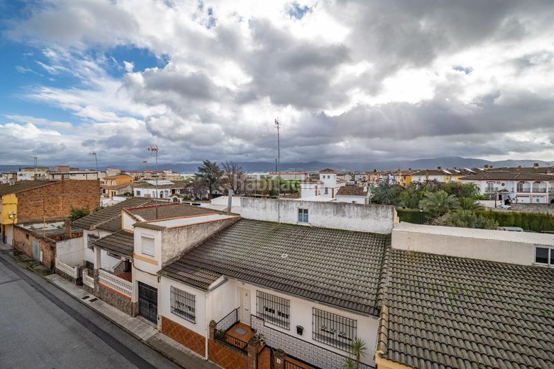 Foto 04b7d0dc-3439-4b10-837b-03b40d3629cc. Pis a calle calle violeta a Las Flores - Huerta Gabias (Las)