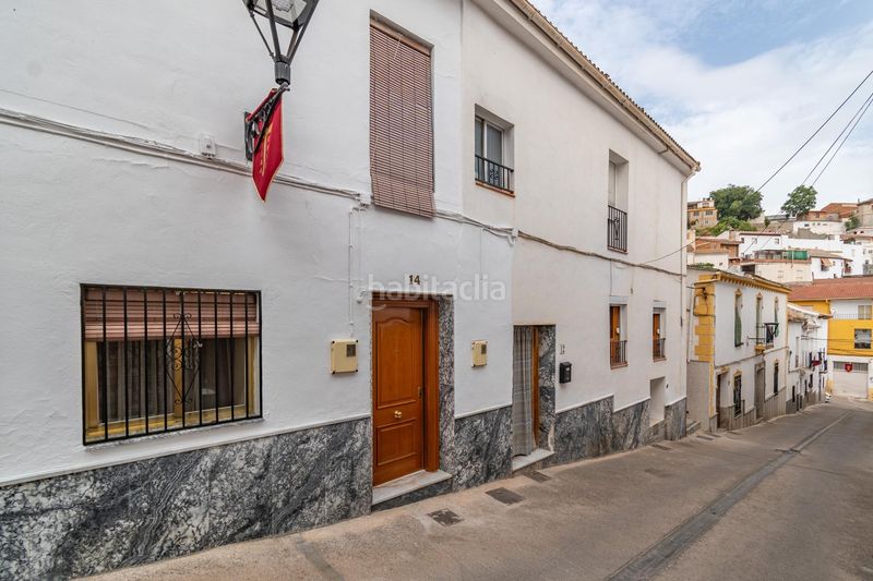 Foto a3186c60-3003-411b-a4dc-f694d7d3aa31. Casa adossada a Colomera