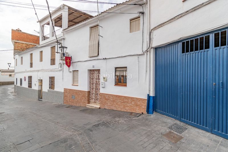 Foto d6fecef8-22dd-4f53-92ad-73aa8108a17c. Casa adossada a Colomera