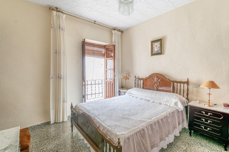Foto fc798ed2-f34e-4e58-b007-bf35281d698c. Casa adossada a Colomera