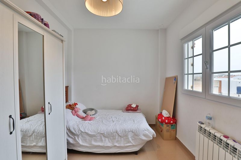 Foto 3ec35b4f-53f2-4b5a-994e-cb11db8095d5. Casa amb aparcament a Padul