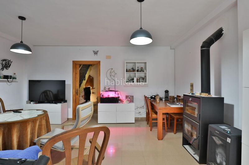 Foto cc447f39-b9c9-4576-8cb4-4c80c2d1d753. Casa amb aparcament a Padul