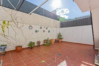 Semi detached house  Calle del río genil. Casa en venta en cúllar vega  amplia, bien ubicada y con garaje